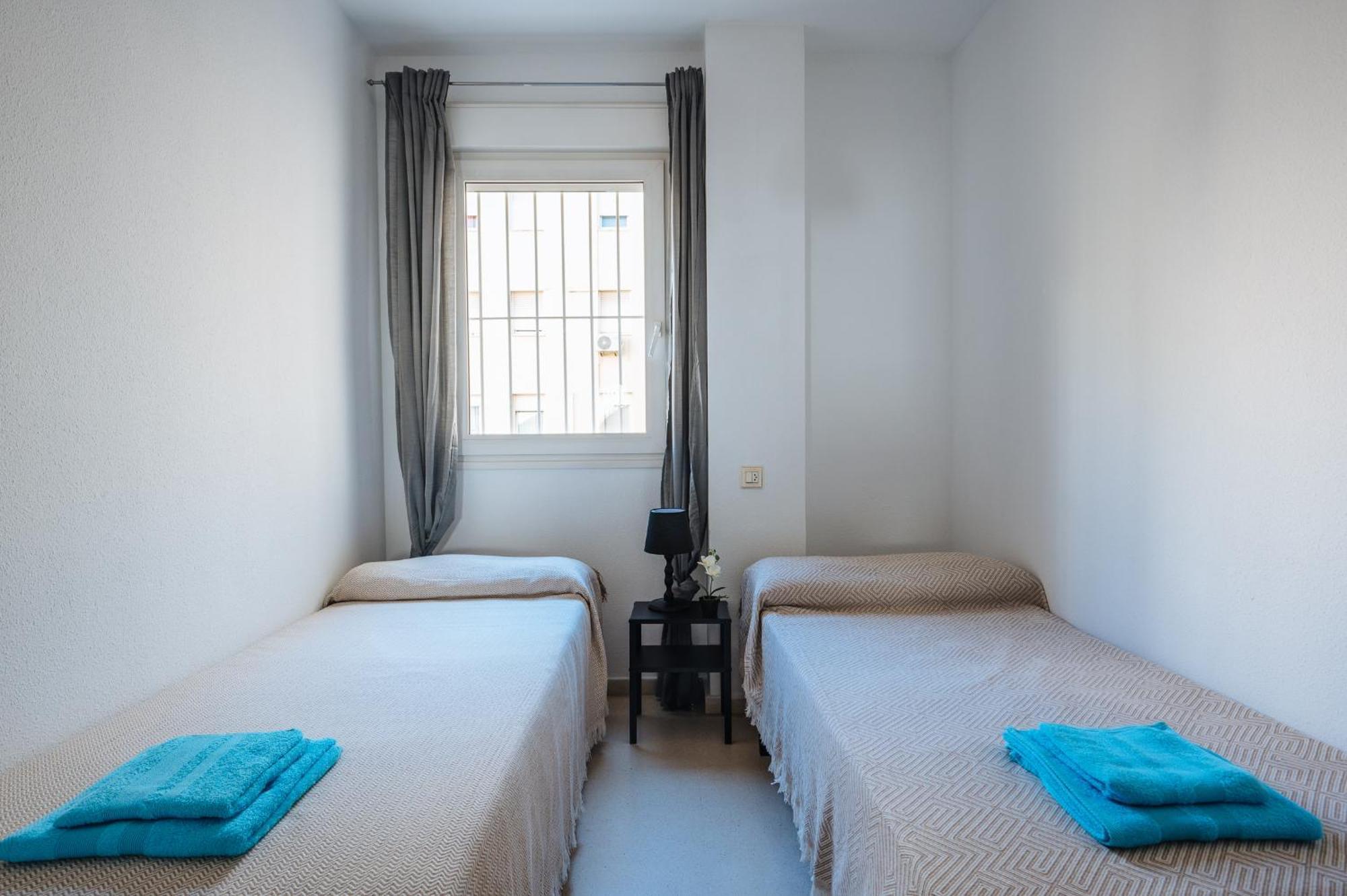 Piso Familiar Virgen Del Rocio Apartment Seville Luaran gambar