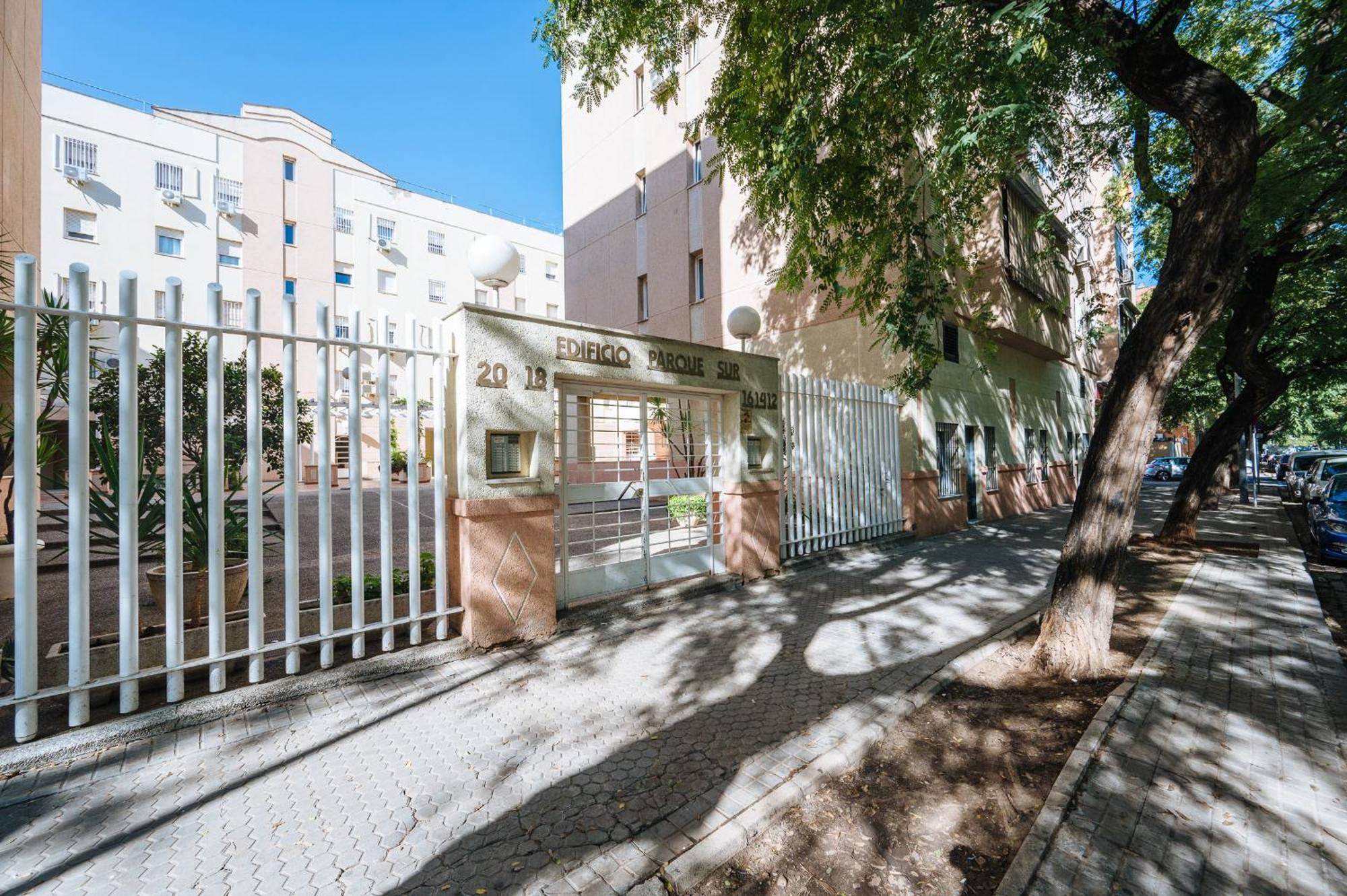 Piso Familiar Virgen Del Rocio Apartment Seville Luaran gambar