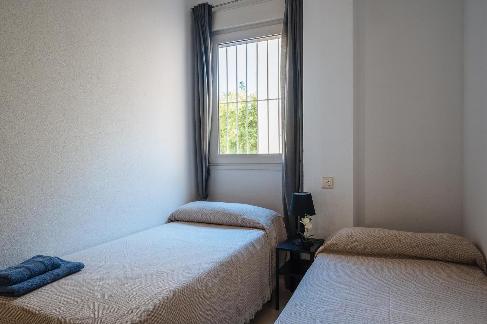 Piso Familiar Virgen Del Rocio Apartment Seville Luaran gambar