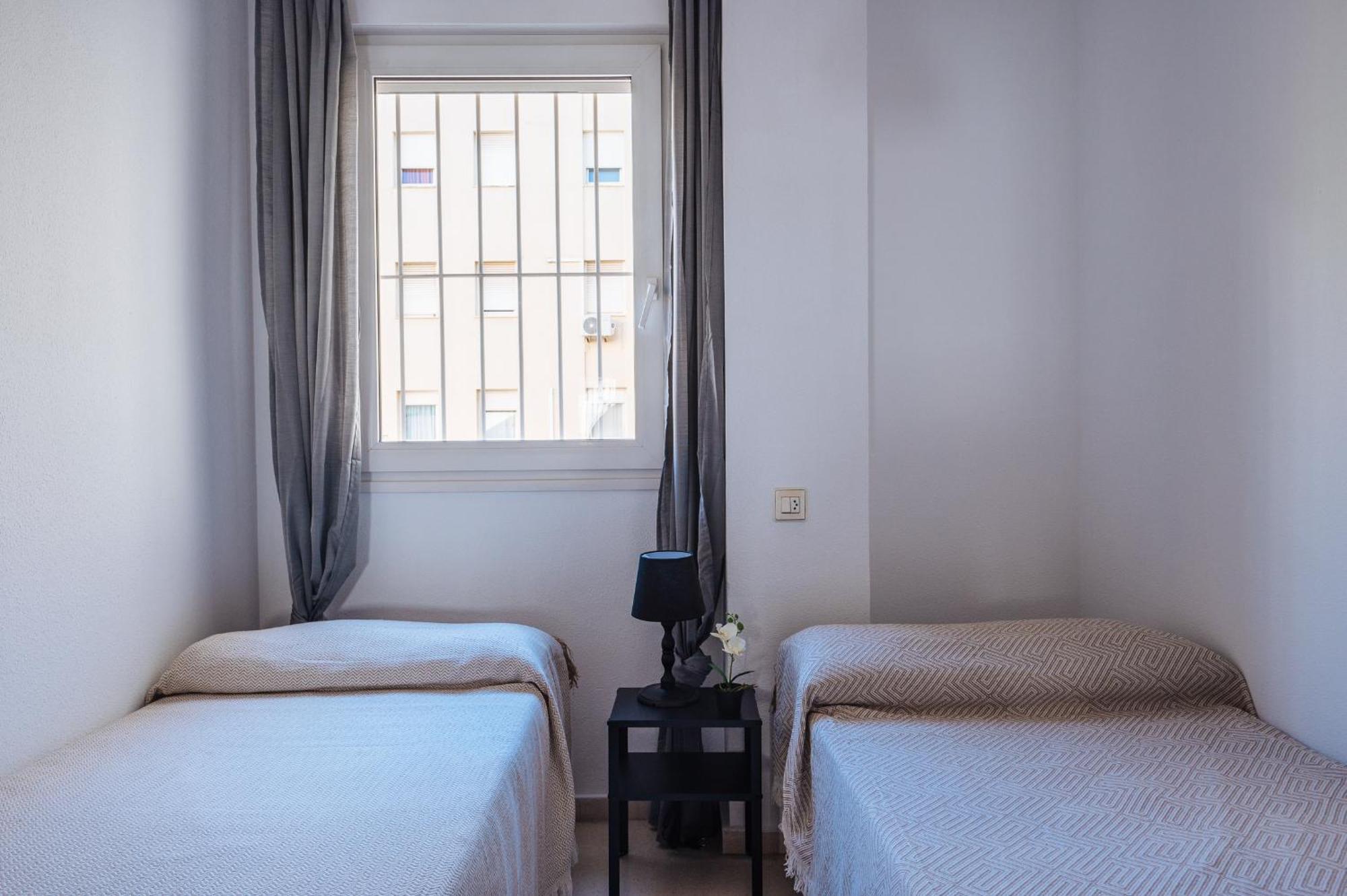 Piso Familiar Virgen Del Rocio Apartment Seville Luaran gambar
