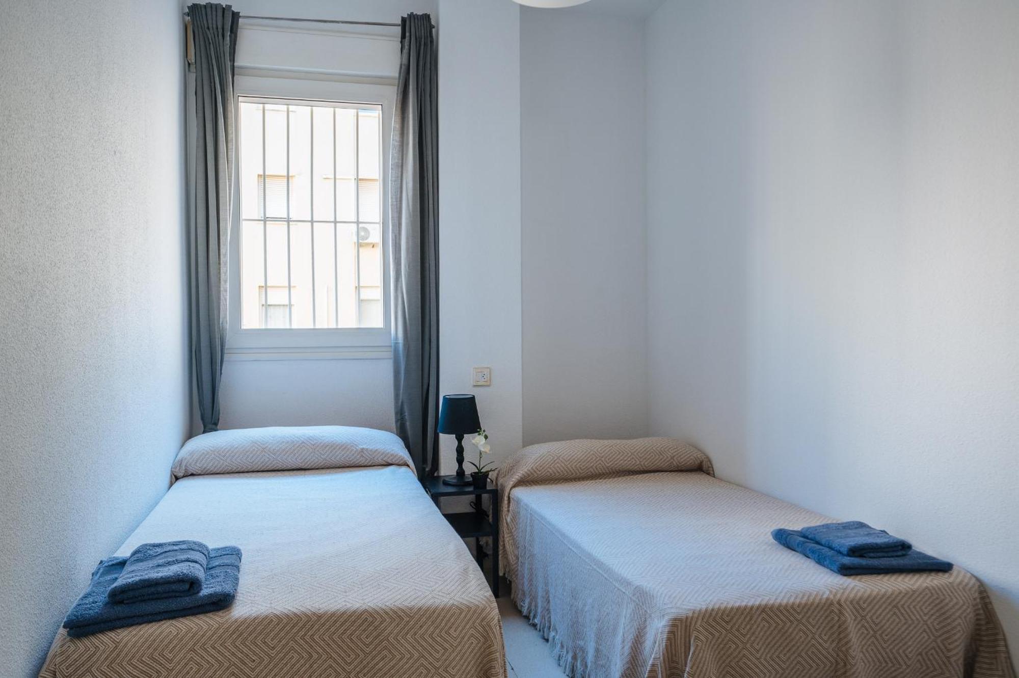 Piso Familiar Virgen Del Rocio Apartment Seville Luaran gambar