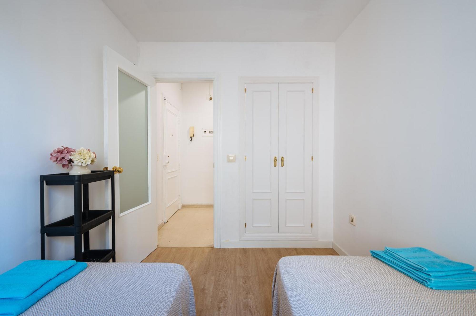 Piso Familiar Virgen Del Rocio Apartment Seville Luaran gambar