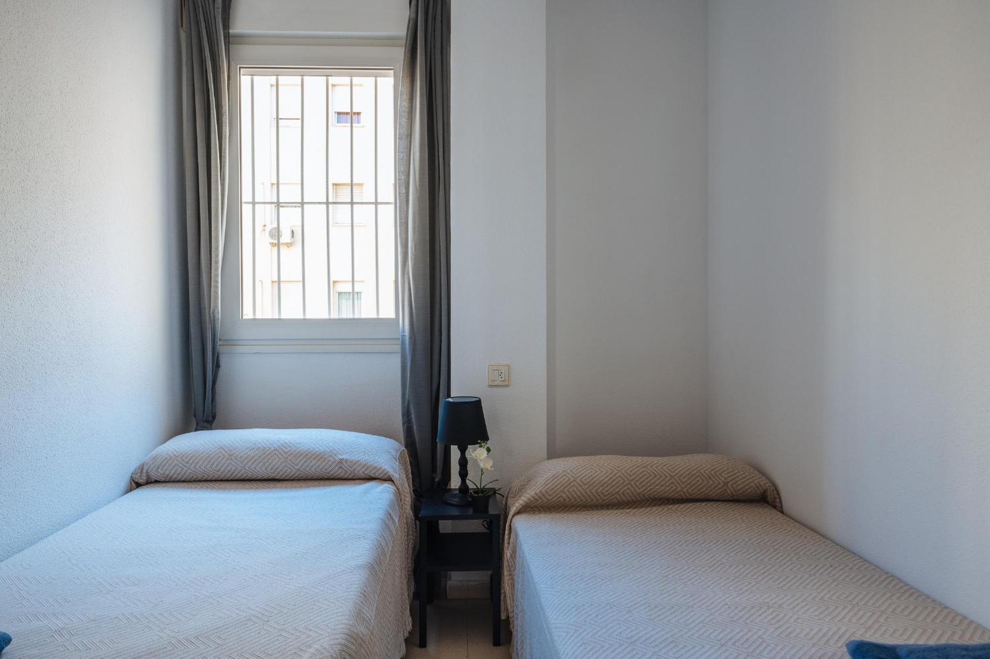 Piso Familiar Virgen Del Rocio Apartment Seville Luaran gambar