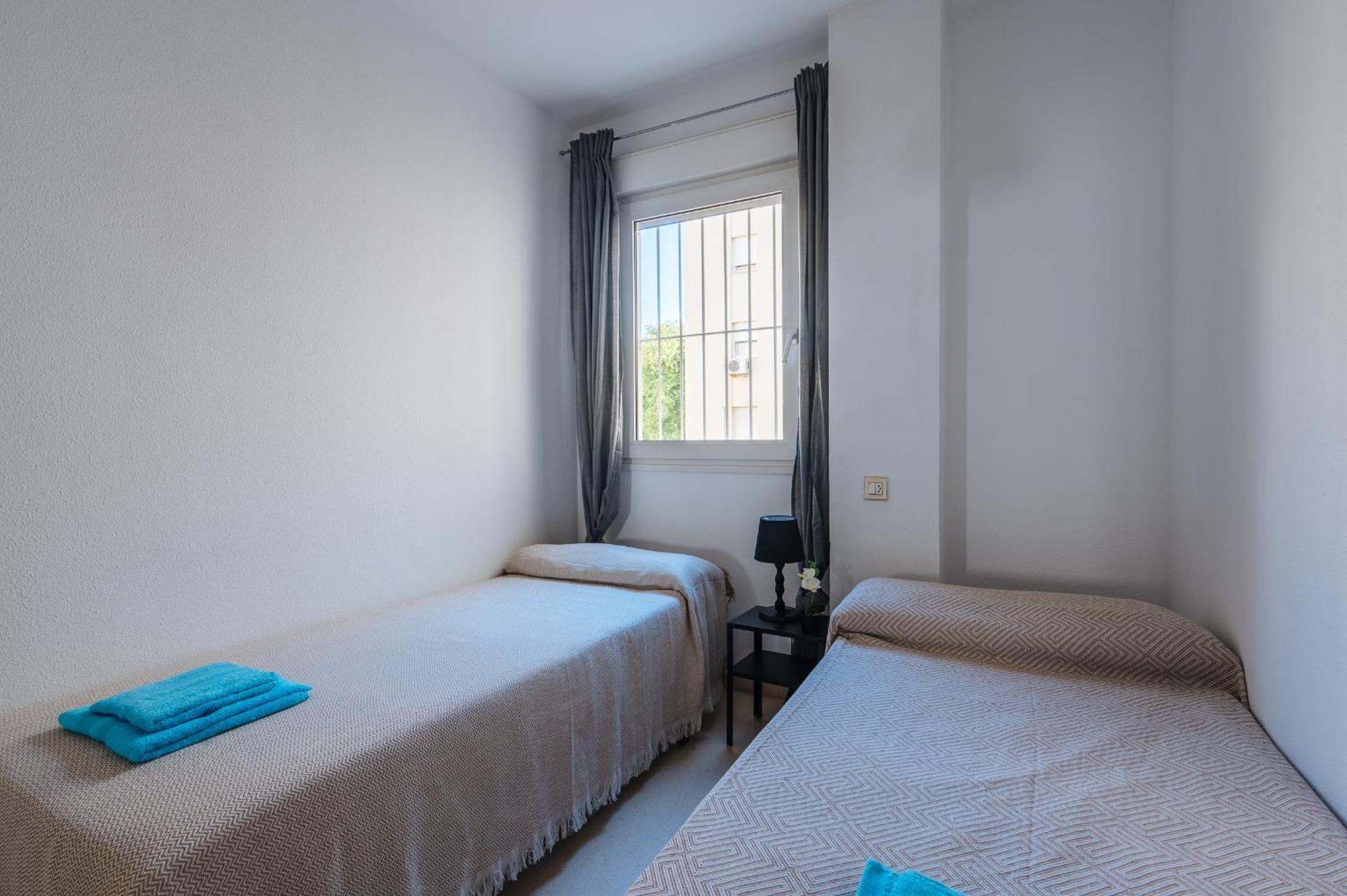 Piso Familiar Virgen Del Rocio Apartment Seville Luaran gambar